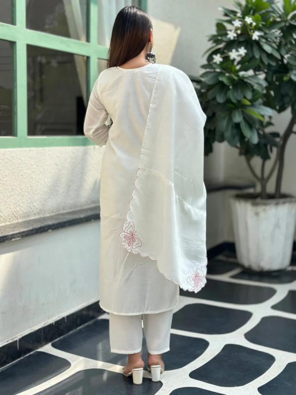 VP 9802 W Classic White Bloom Kurta Pant Dupatta Set